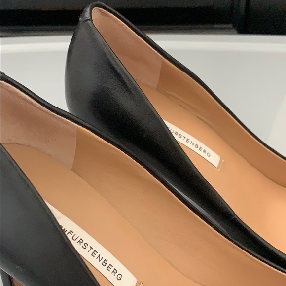 Diane Von Furstenberg Black Ines Heels - Picture 8 of 8